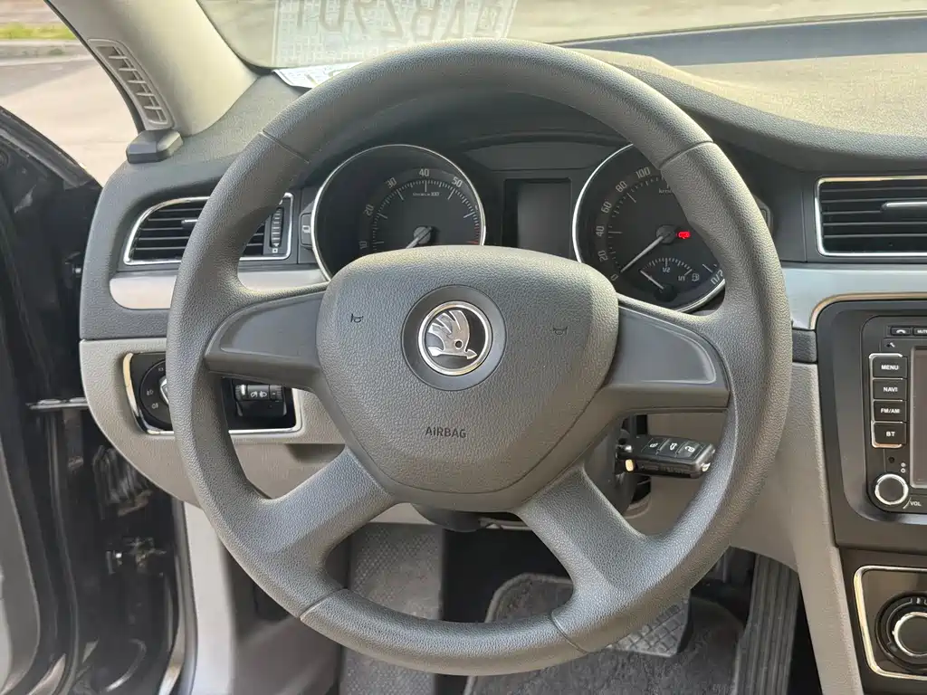 Skoda Superb — миниатюра 11