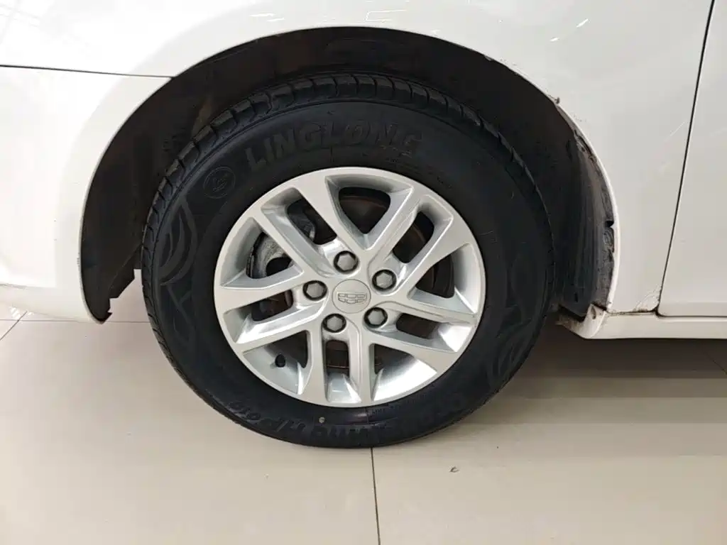 Geely Emgrand — миниатюра 23
