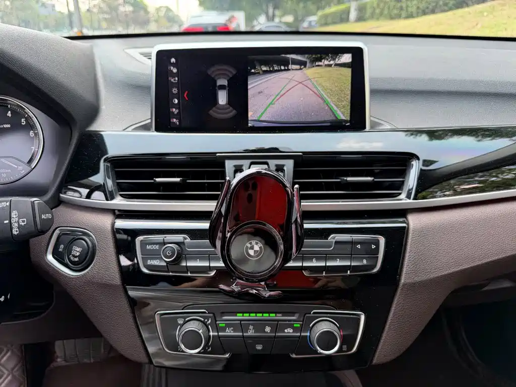 BMW X1 — миниатюра 10