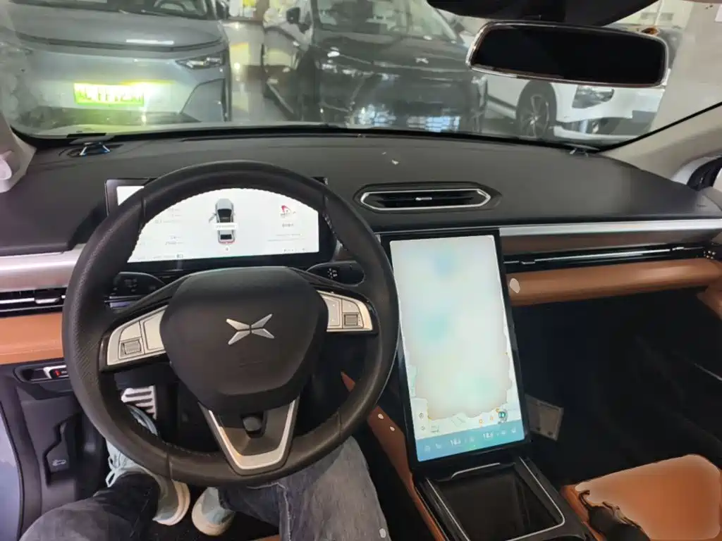 XPeng P5 — миниатюра 10