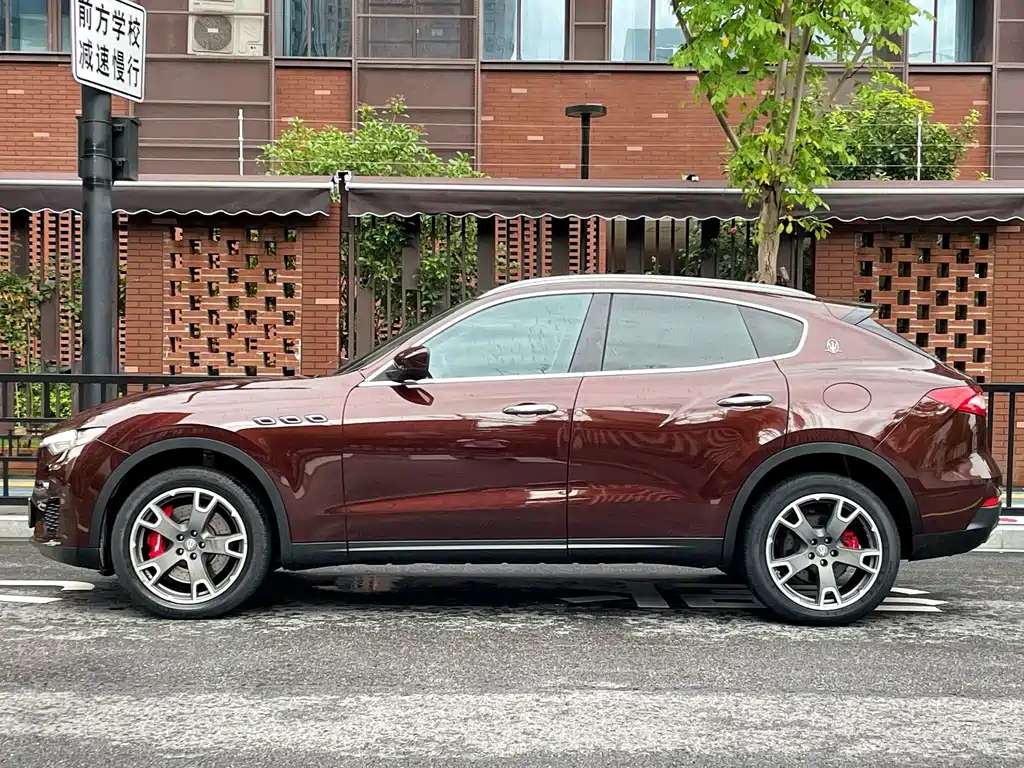 Maserati Levante — миниатюра 3