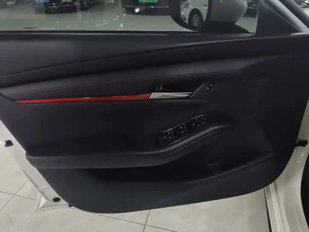 Mazda 3 Axela — миниатюра 11