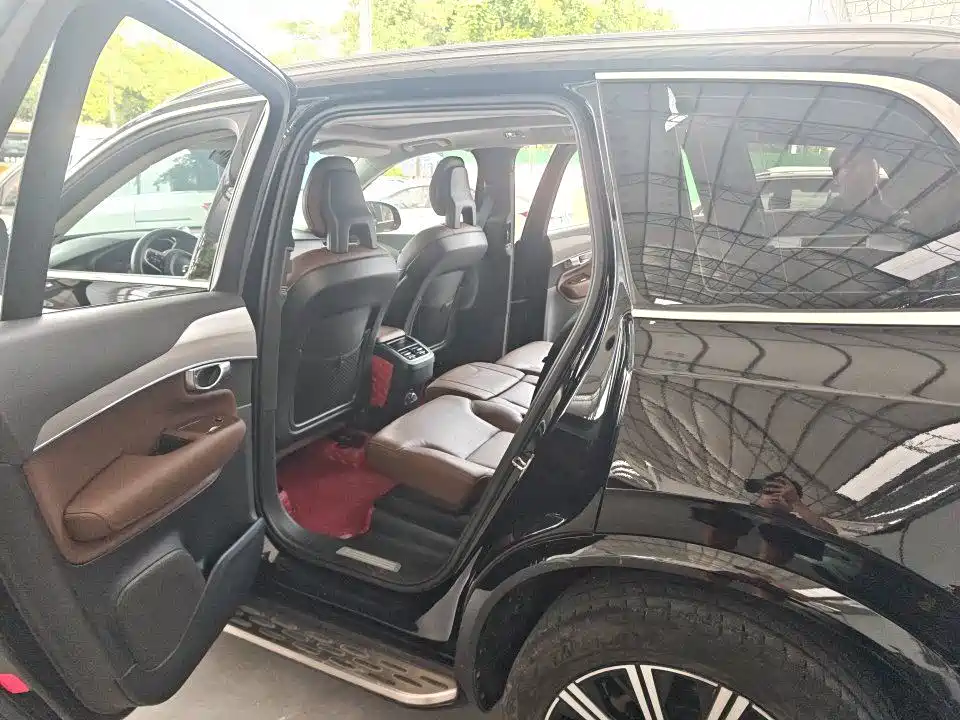 Volvo XC90 — миниатюра 6