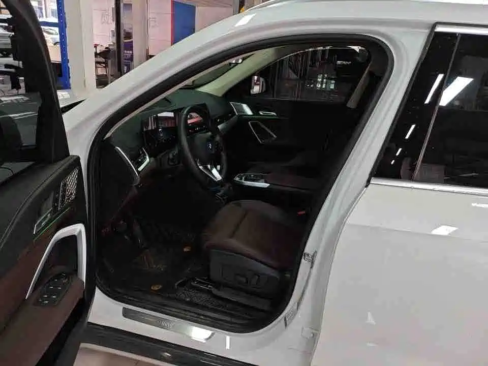 BMW iX1 — миниатюра 4