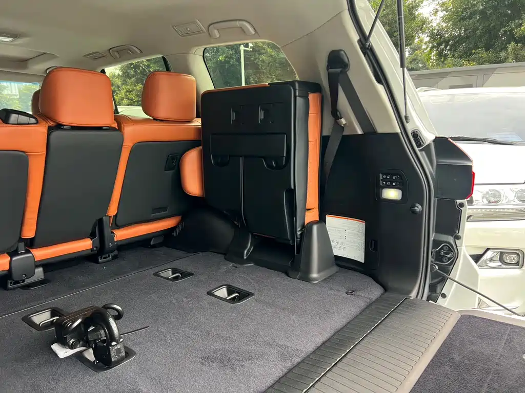 Lexus LX — миниатюра 21