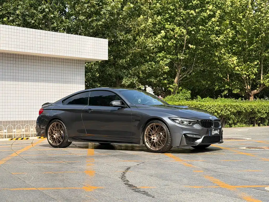 BMW M4 — миниатюра 2