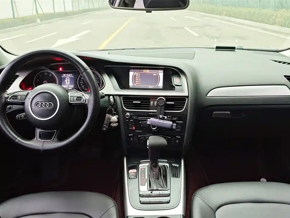 Audi A4L 2013 35 TFSI AT Comfort
