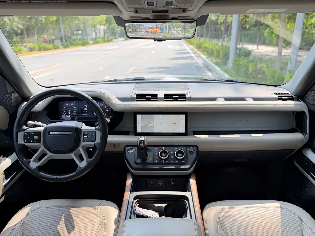 Land Rover Defender — миниатюра 6