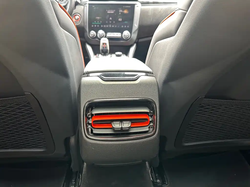 Lynk & Co 02 Hatchback — миниатюра 20