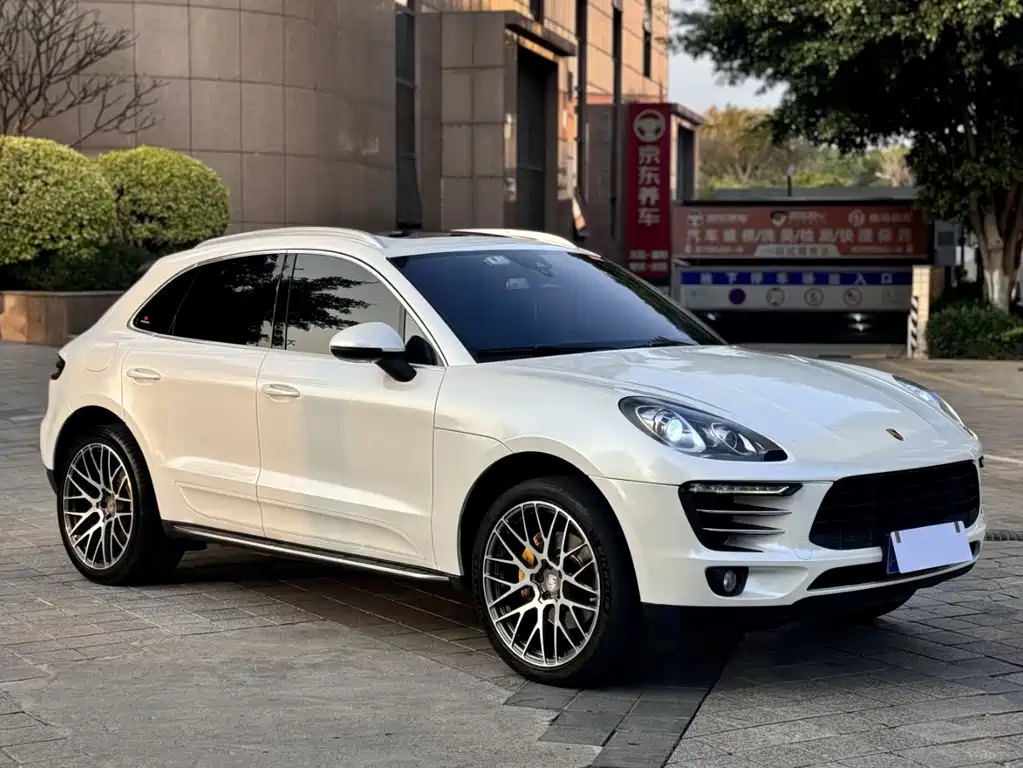 Porsche Macan — миниатюра 3