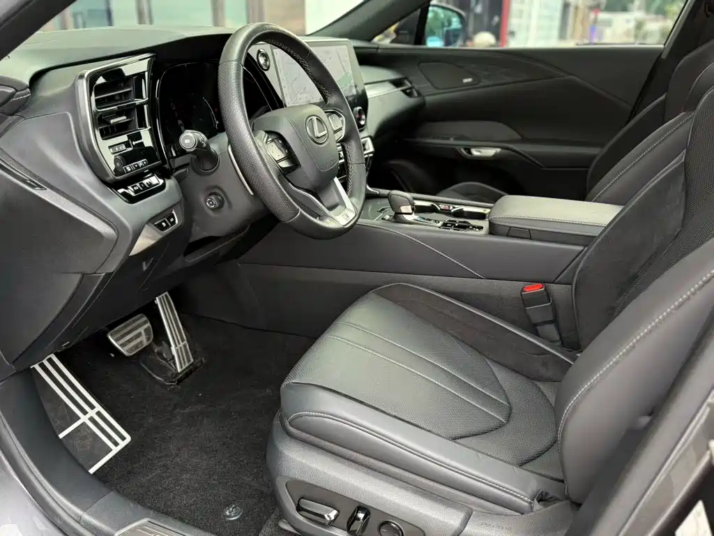 Lexus RX — миниатюра 4