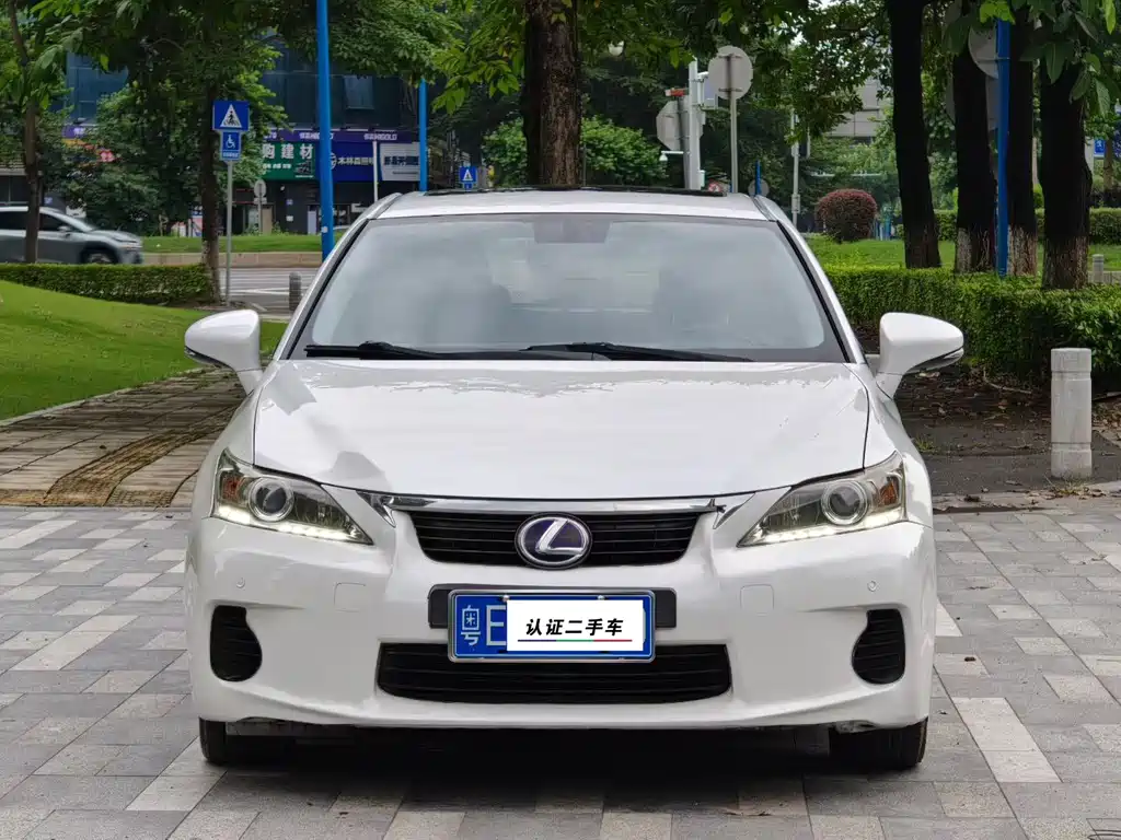 Lexus CT — миниатюра 2