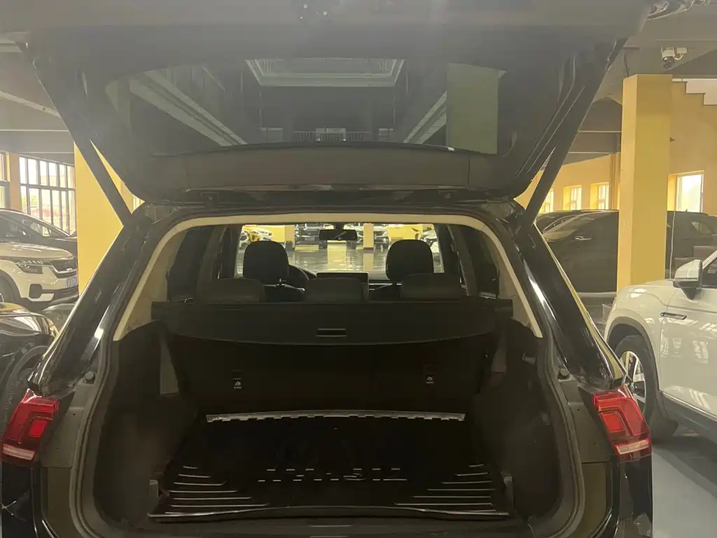 Volkswagen Tiguan L — миниатюра 4