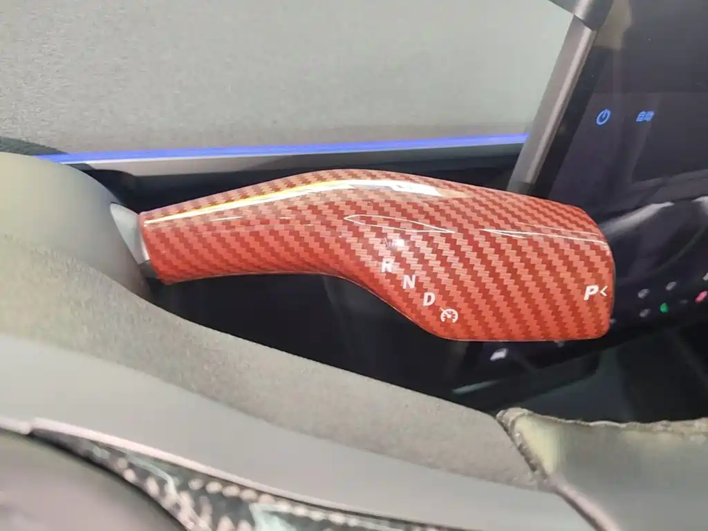 Tesla Model Y — миниатюра 14