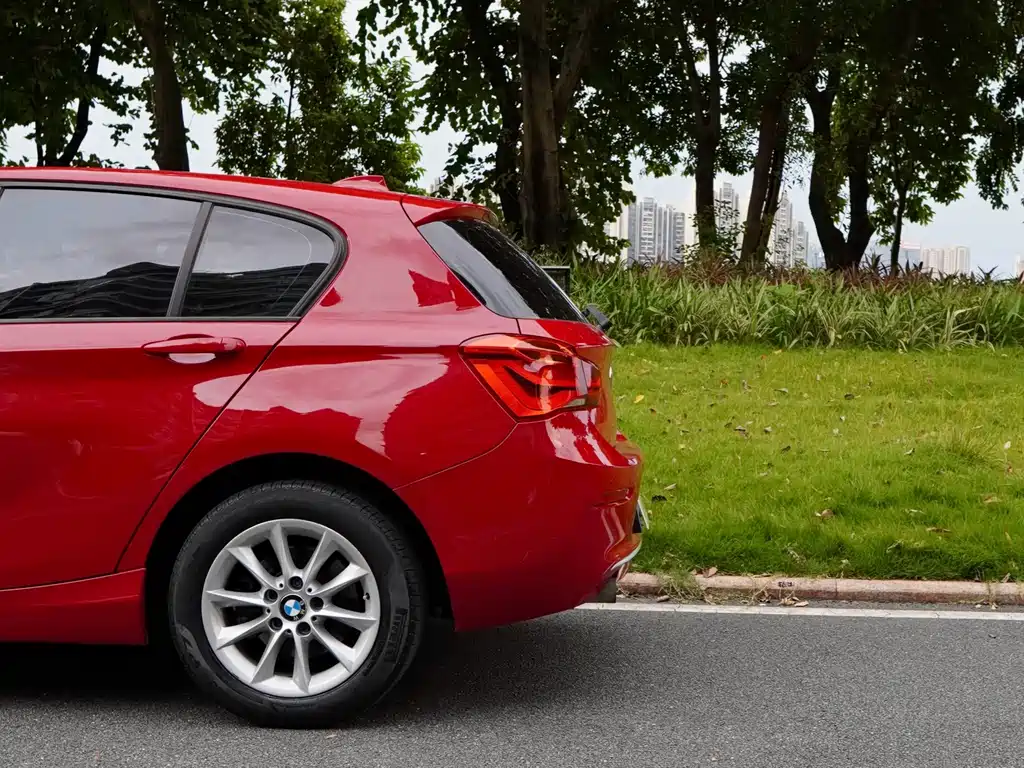 BMW 1 Series (Import) — миниатюра 25