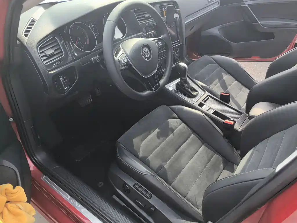 Volkswagen Golf — миниатюра 12