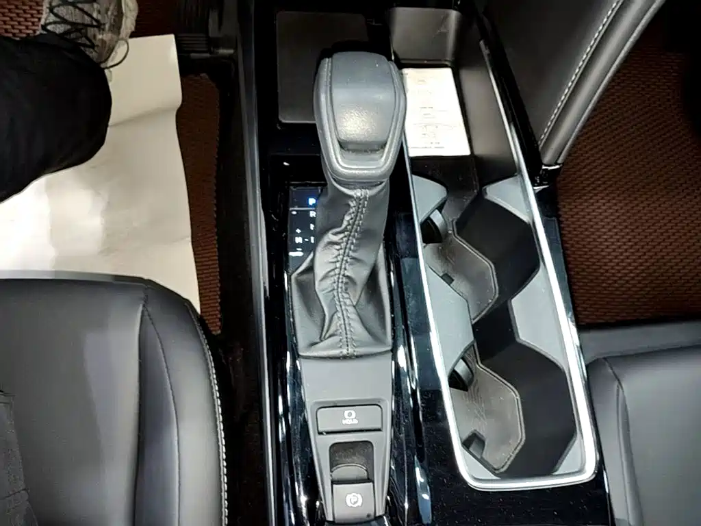 Toyota Camry — миниатюра 14