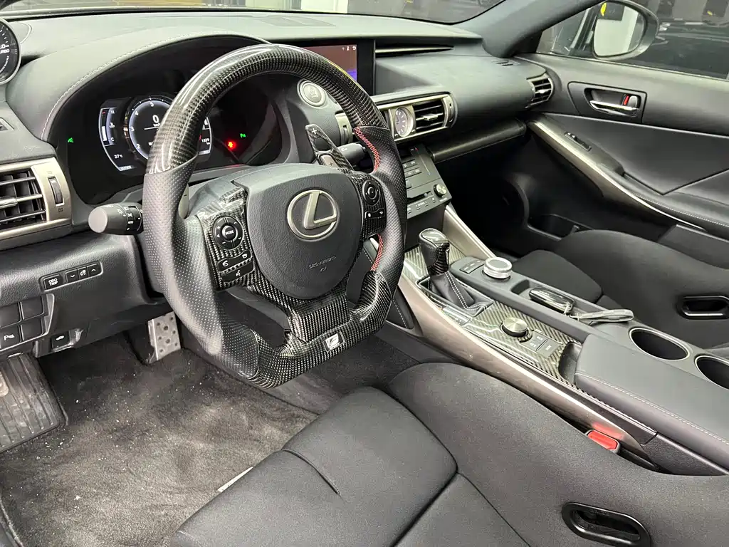 Lexus IS 2015 200t F SPORT