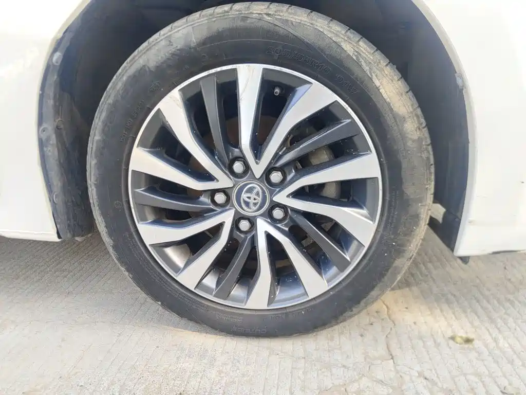 Toyota Corolla — миниатюра 8