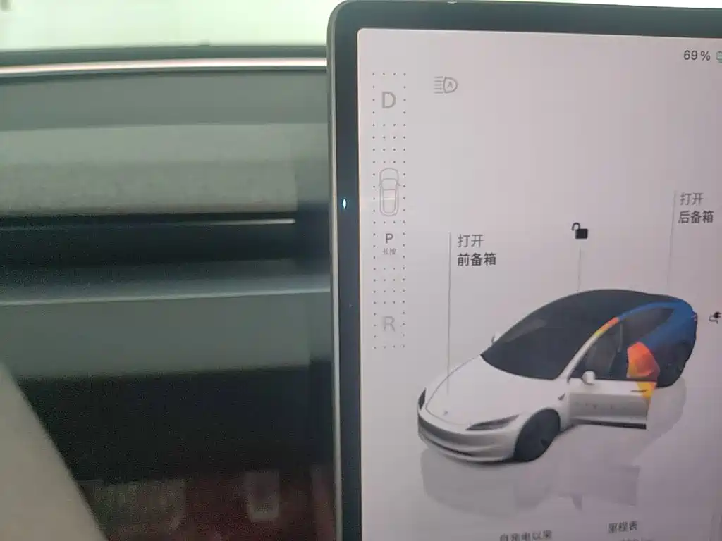 Tesla Model 3 — миниатюра 14