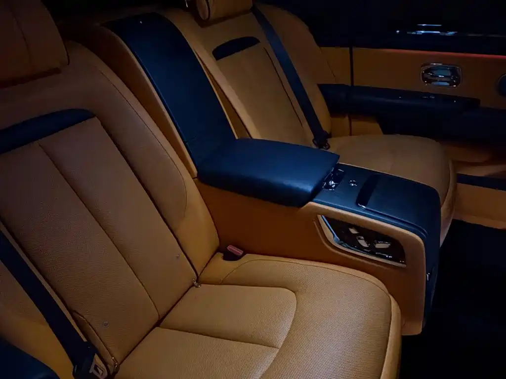 Rolls-Royce Cullinan — миниатюра 5
