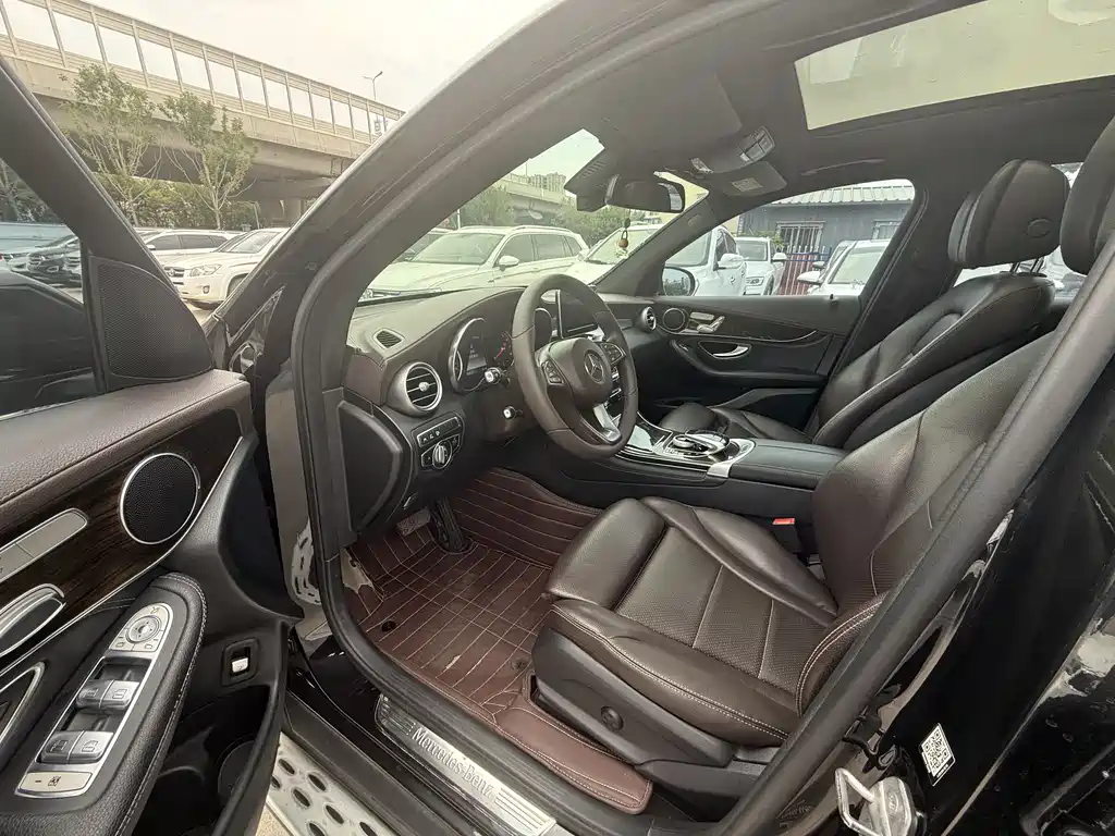 Mercedes-Benz GLC 2018 GLC 260 4MATIC Luxury