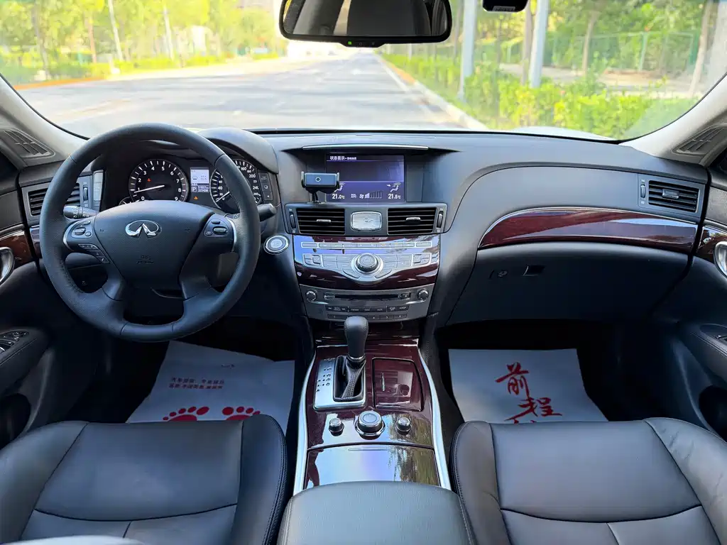 Infiniti Q70 — миниатюра 6
