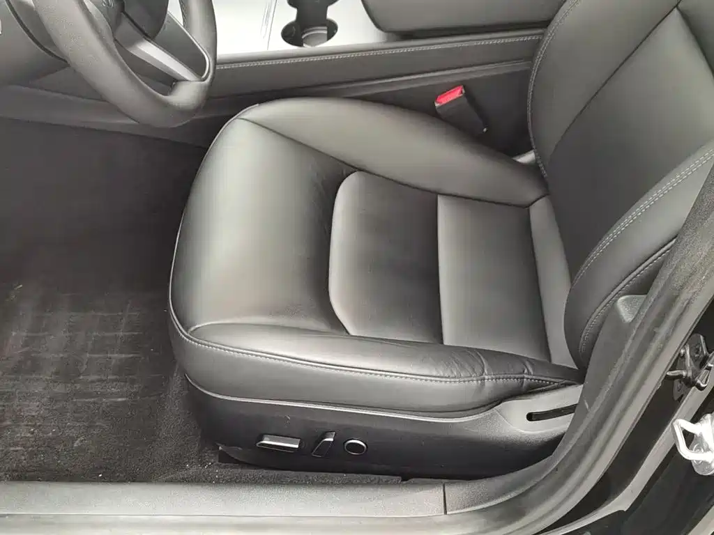 Tesla Model 3 — миниатюра 20
