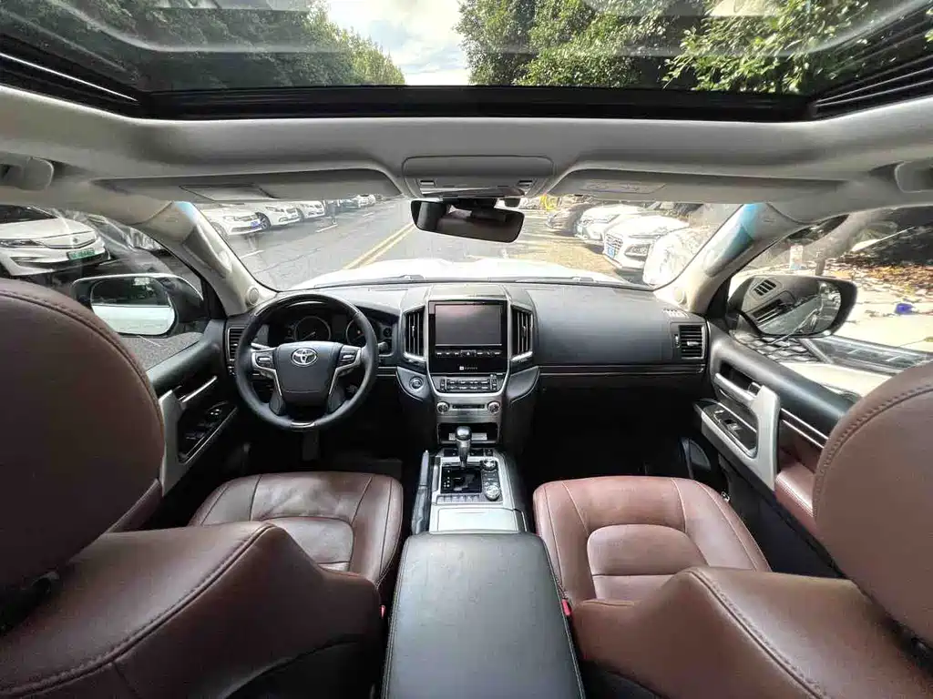 Toyota Land Cruiser — миниатюра 5