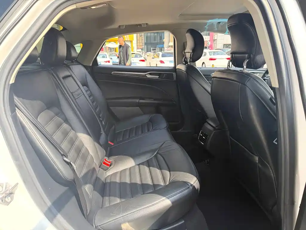 Ford Mondeo — миниатюра 4
