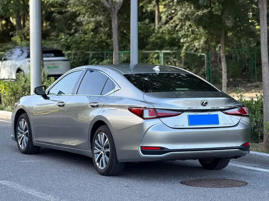 Lexus ES — миниатюра 4