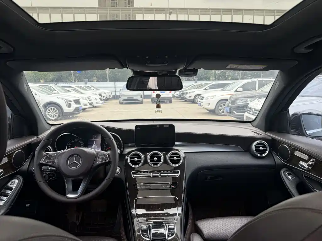 Mercedes-Benz GLC 2018 GLC 260 4MATIC Luxury