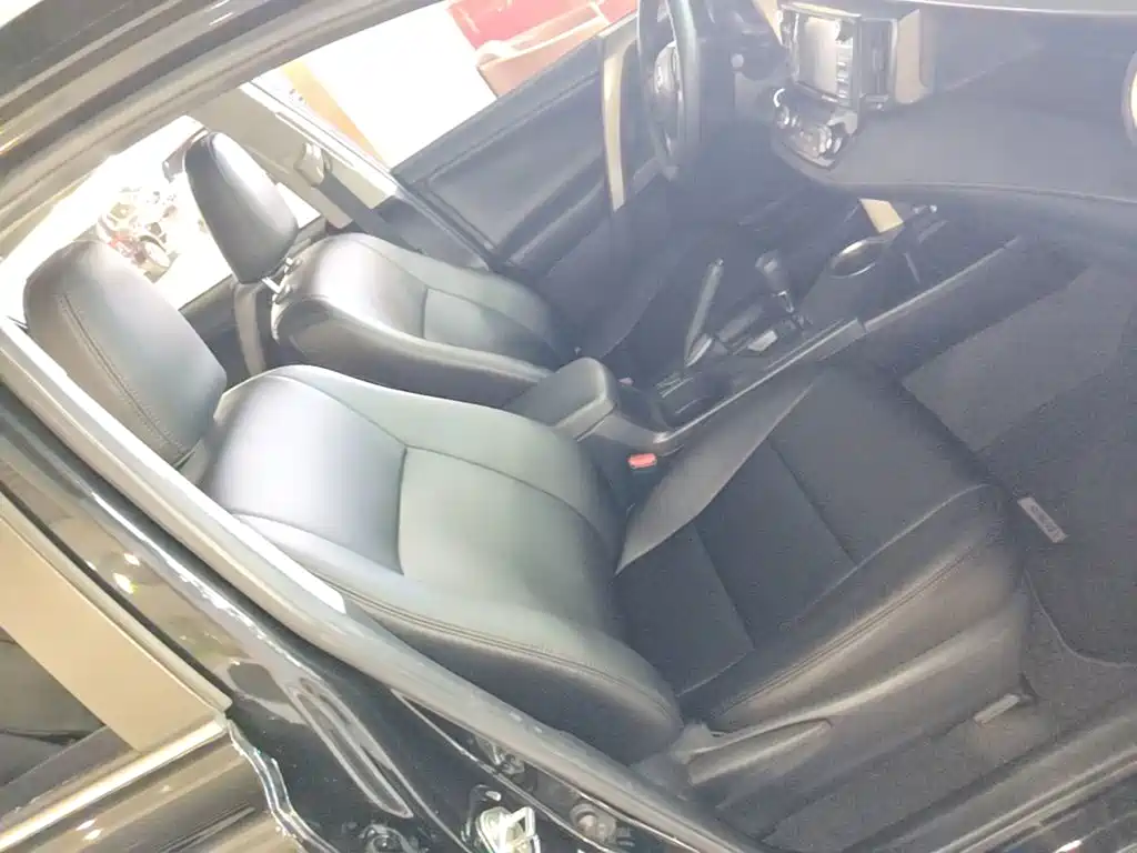 Toyota RAV4 — миниатюра 25