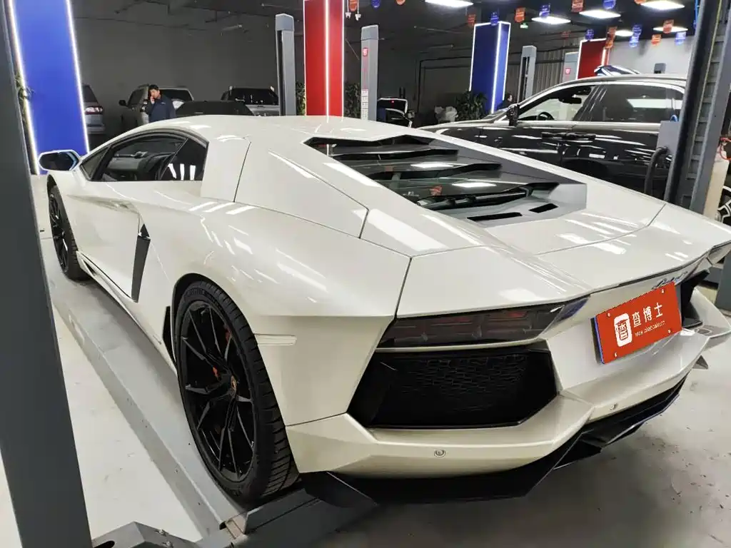 Lamborghini Aventador 2011 LP 700-4