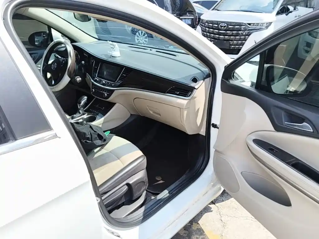 Buick Verano — миниатюра 9