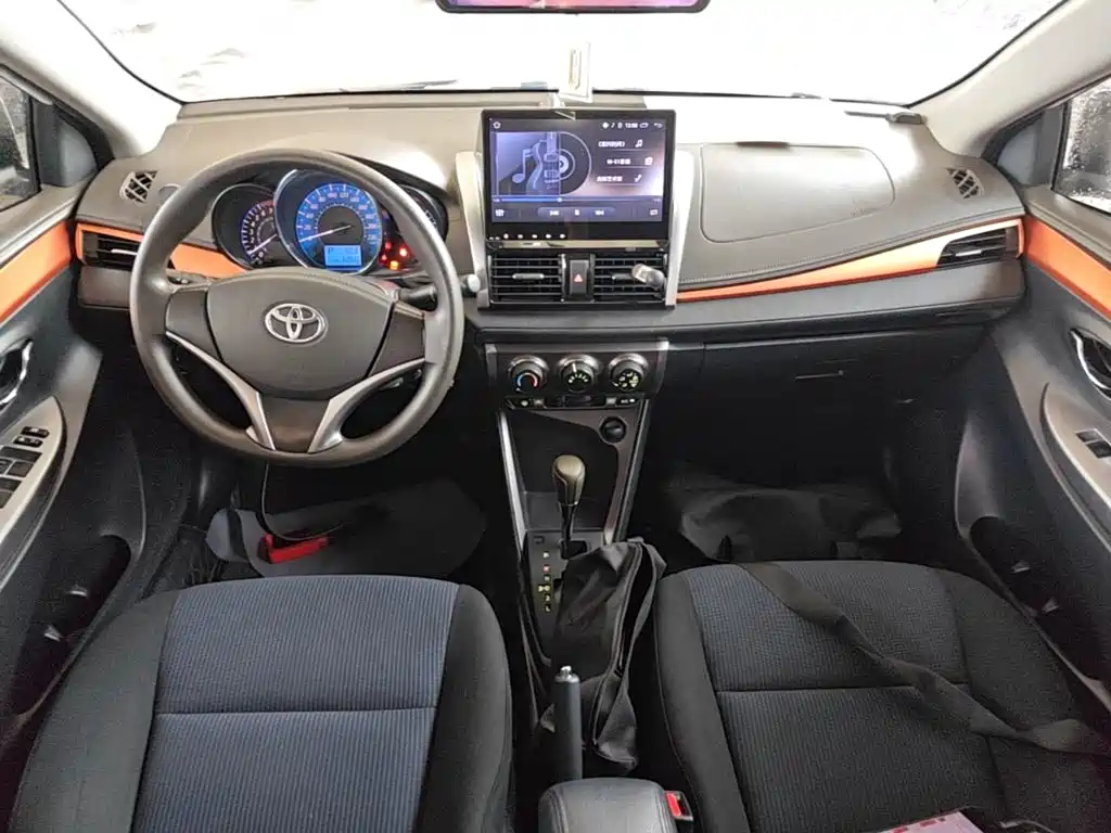 Toyota Yaris L — миниатюра 10
