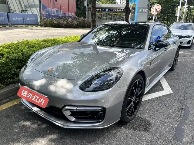 PORSCHE PANAMERA 2023