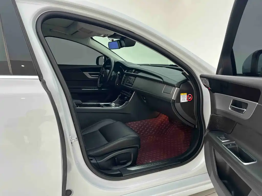 Jaguar XF 2016 XF 2.0T