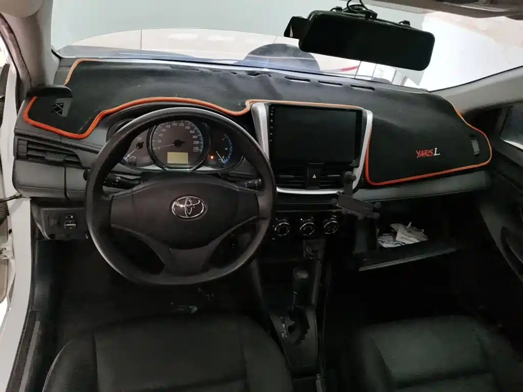 Toyota Yaris L — миниатюра 5