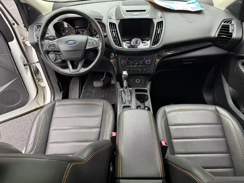 Ford Kuga — миниатюра 11