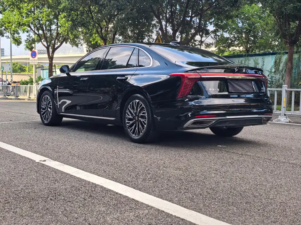 Hongqi Hongqi H5 — миниатюра 13