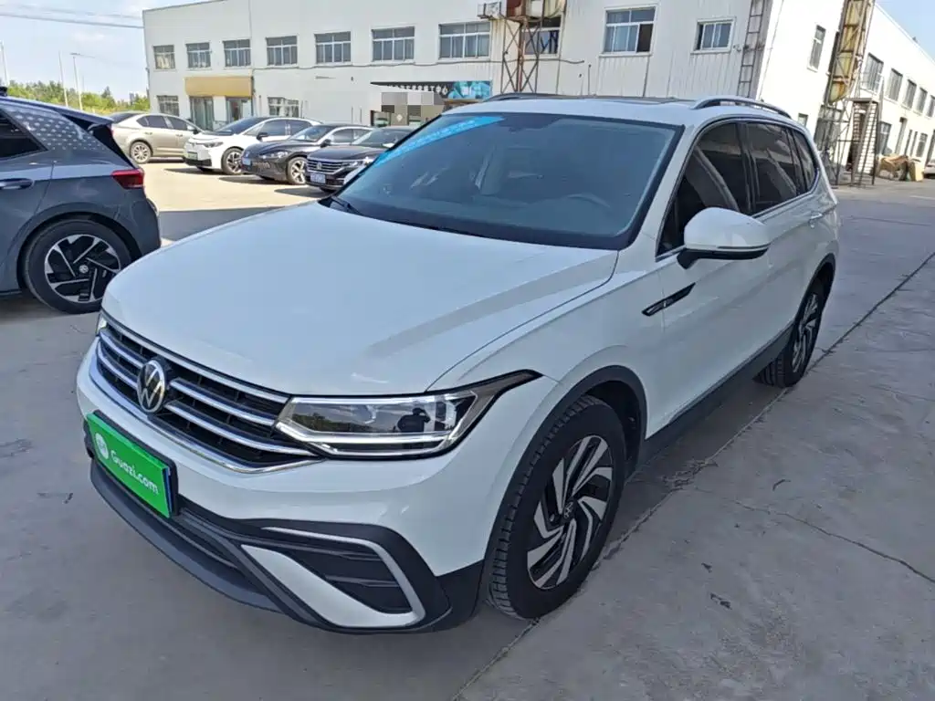Volkswagen Tiguan L — миниатюра 2