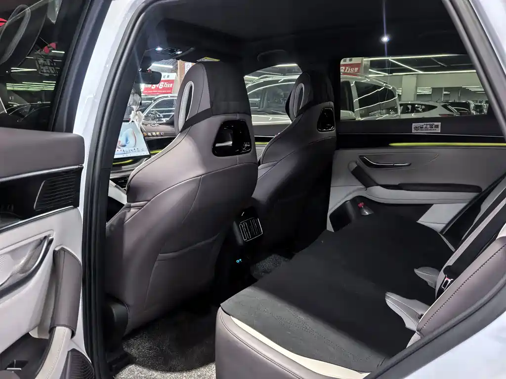 BYD PLUS New Energy — миниатюра 8