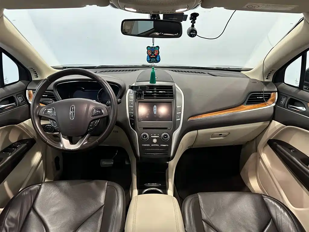 Lincoln MKC — миниатюра 7