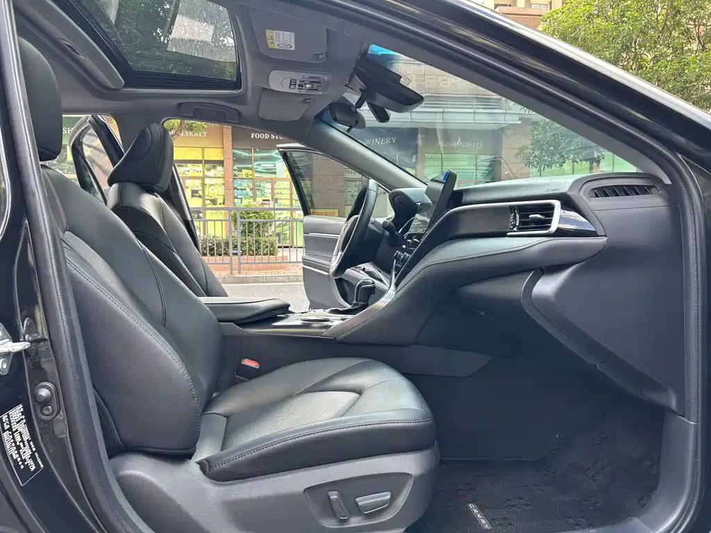 Toyota Camry — миниатюра 8