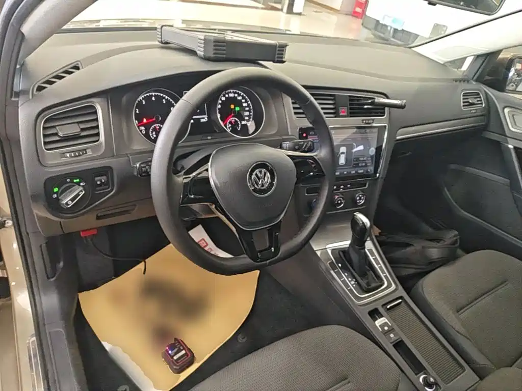 Volkswagen Golf — миниатюра 10