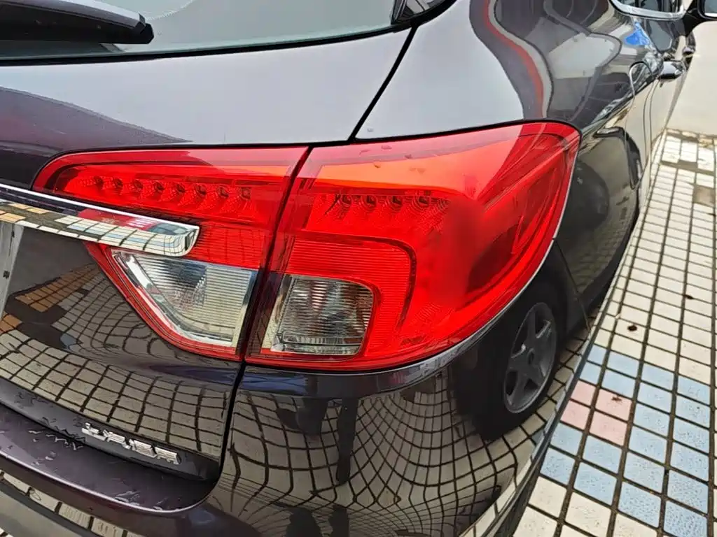 Buick Envision Plus — миниатюра 8