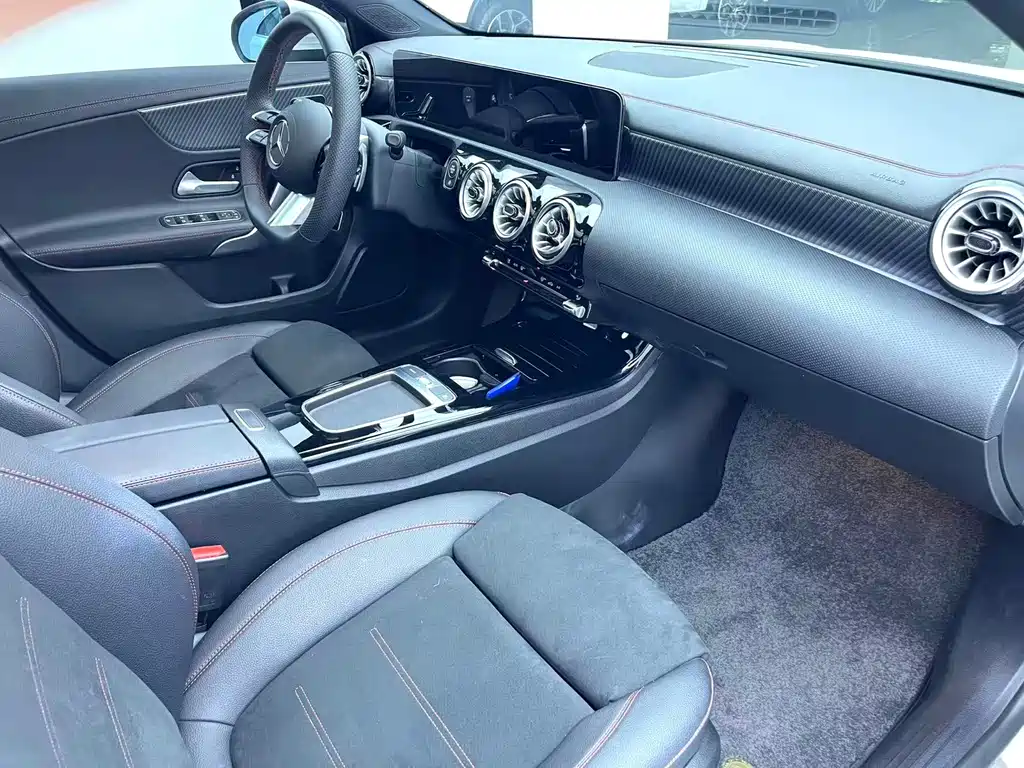 Mercedes-Benz A-Class — миниатюра 10