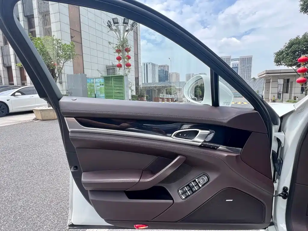 Porsche Panamera — миниатюра 13