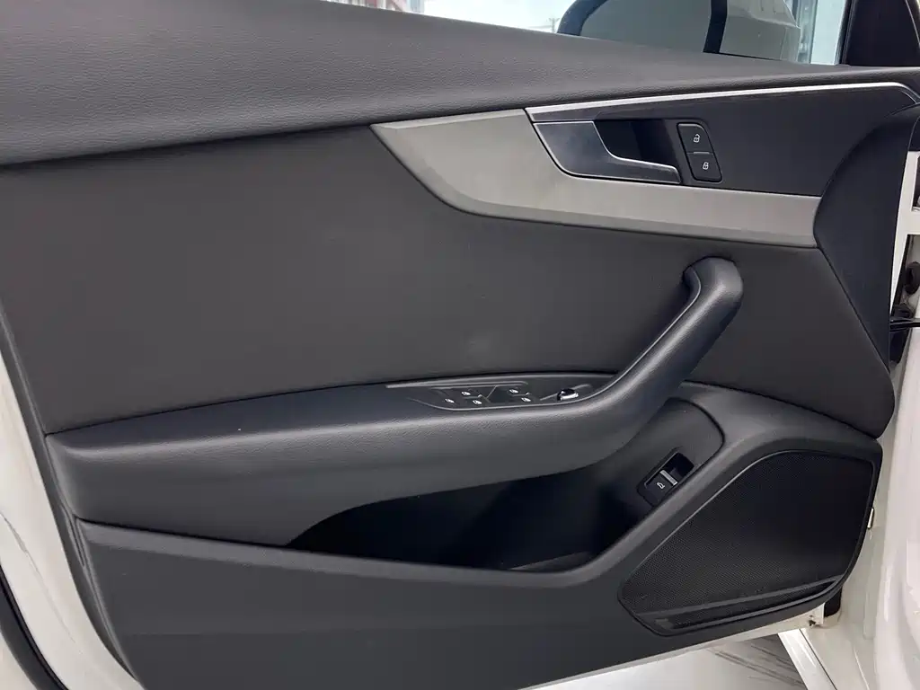 Audi A4L — миниатюра 19